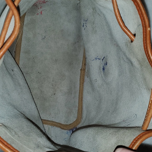 Dooney&BourkeVintageAWL White&Tan DrawstringBucketBag. TasselStyleDrawstring.EUC - Picture 12 of 16